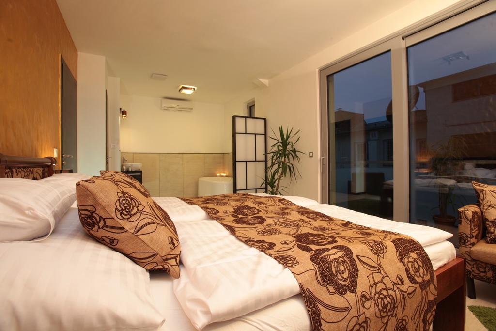 Parliament Penthouse Boutique B&B Budapest Szoba fotó